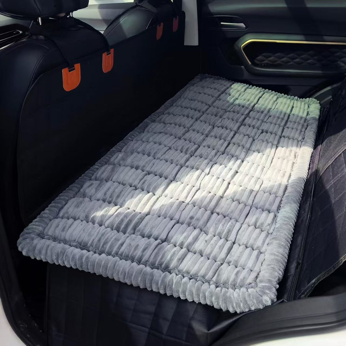 Plush Back-Seat Dog Bed Mat for Seat Extenders