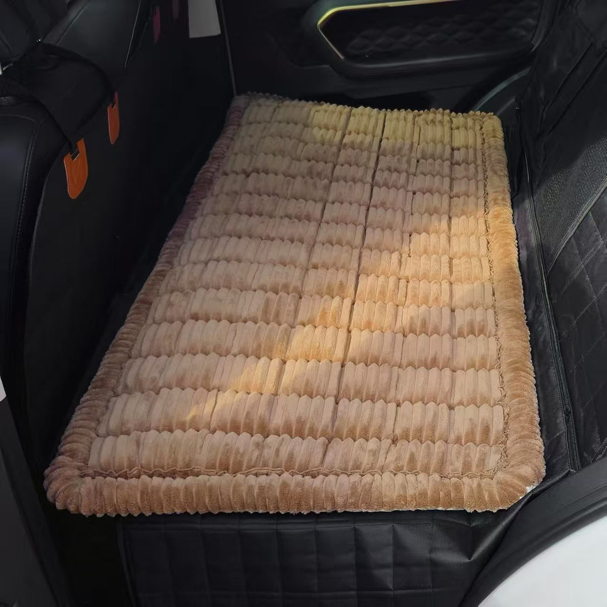 Plush Back-Seat Dog Bed Mat for Seat Extenders